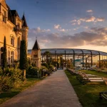 Chateau les eaux : camping avec parc aquatique couvert et piscine vitrée